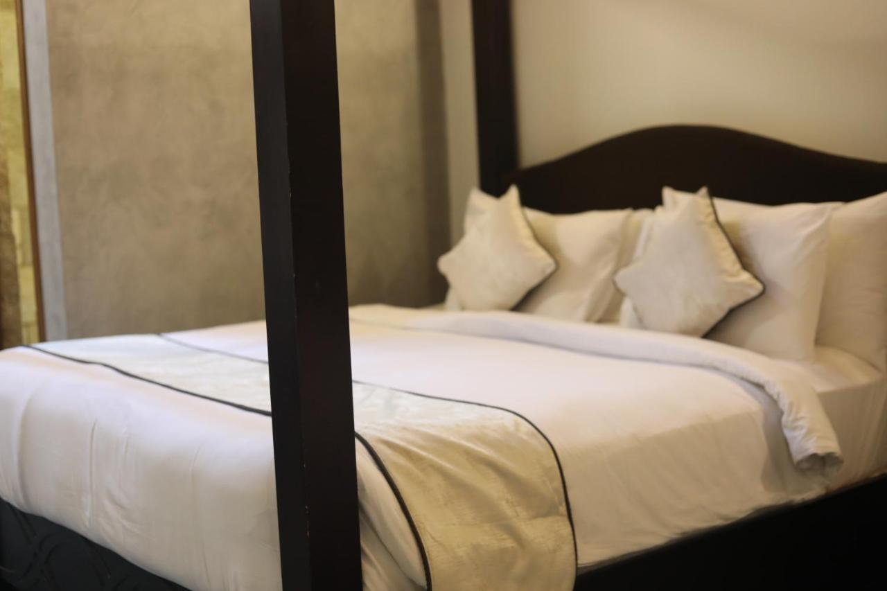 Brown Town Resort & Spa Hyderabad Luaran gambar