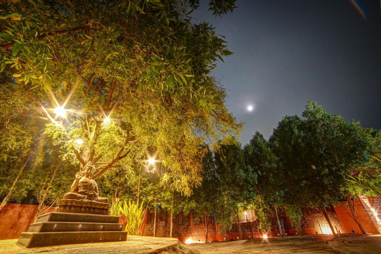 Brown Town Resort & Spa Hyderabad Luaran gambar