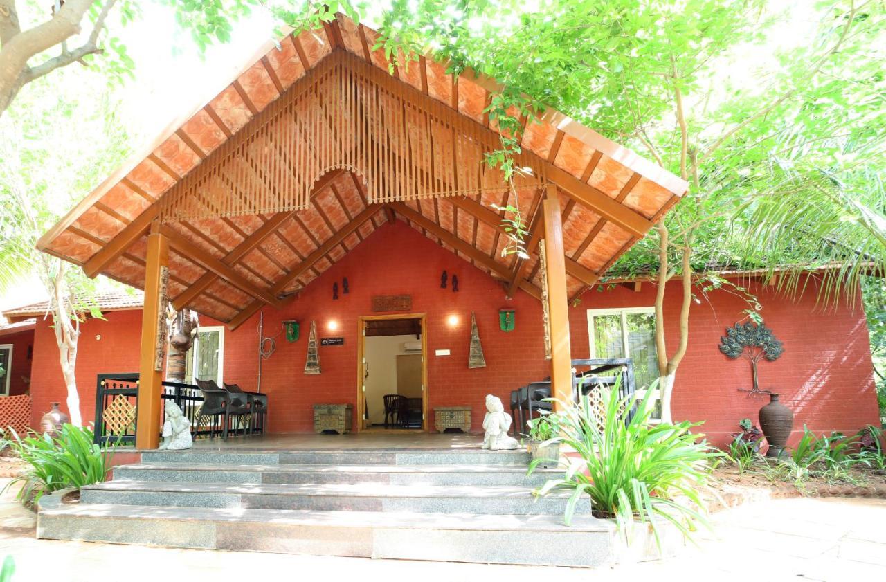 Brown Town Resort & Spa Hyderabad Luaran gambar