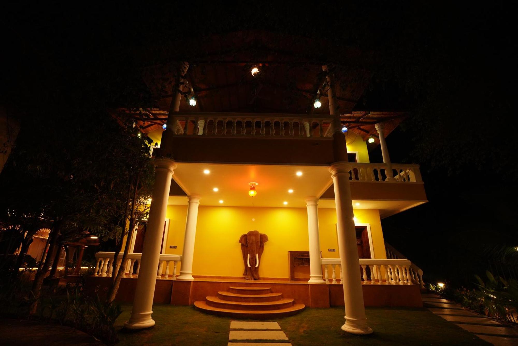 Brown Town Resort & Spa Hyderabad Luaran gambar